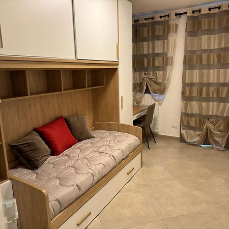 Onda Di Porta A Mare Apartment Livorno Bagian luar foto