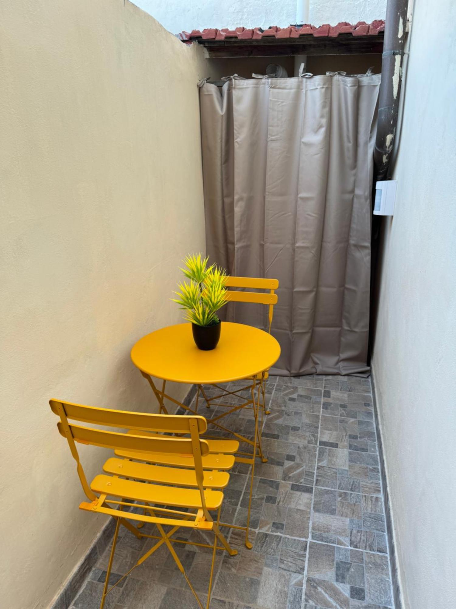 Onda Di Porta A Mare Apartment Livorno Bagian luar foto